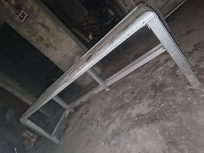 Almunium Counter with glass for sell 6.5 foot