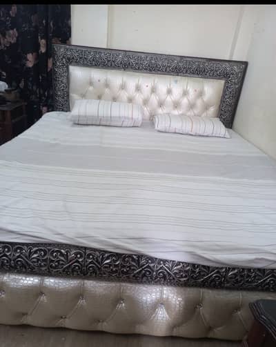 Wooden bed set for sale