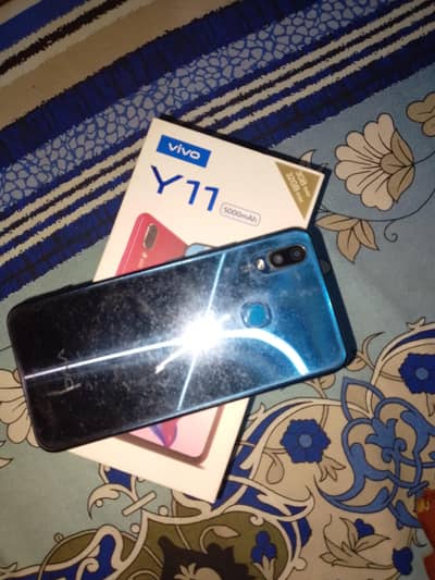 vivo y 11 3/32 best condition  box charger sath ha no issues