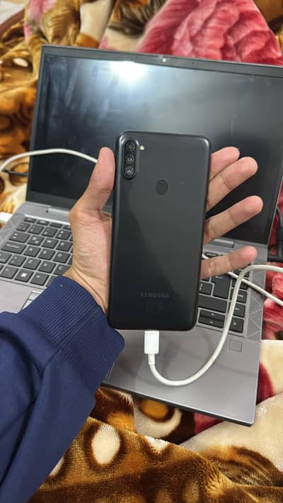 I am selling my phone Samsung A11 4+64  GB