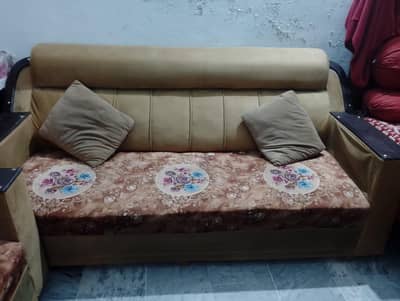 new conditions main hain sofa set 5 chairs