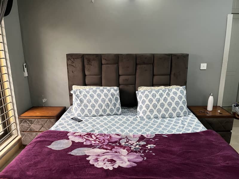 Queen size bed set 7