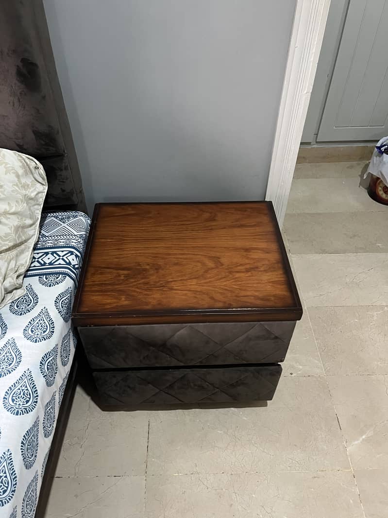 Queen size bed set 8