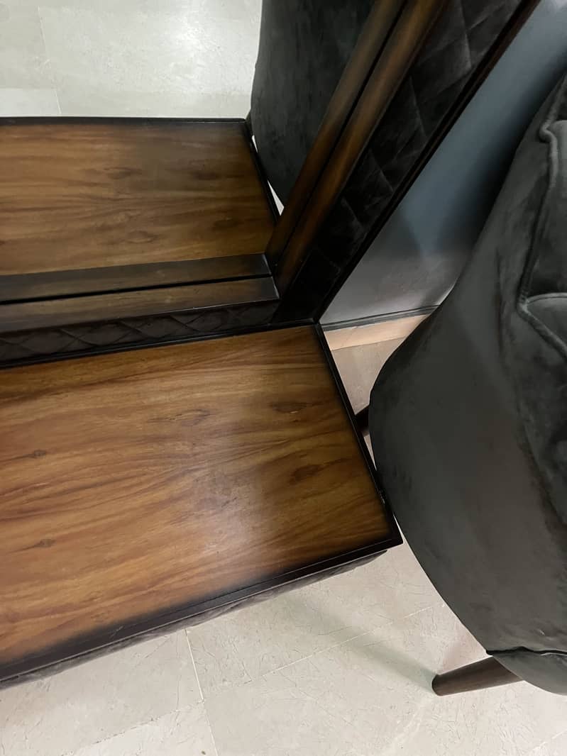 Queen size bed set 10