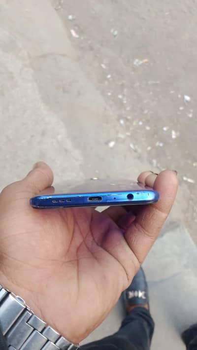 oppo f11 total oregnil phone ha koi masla nhii ha