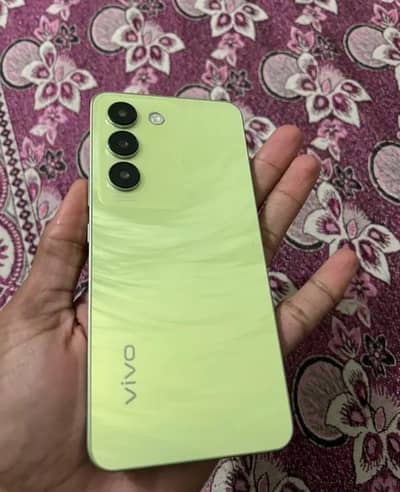 Vivo y100 8+8/256