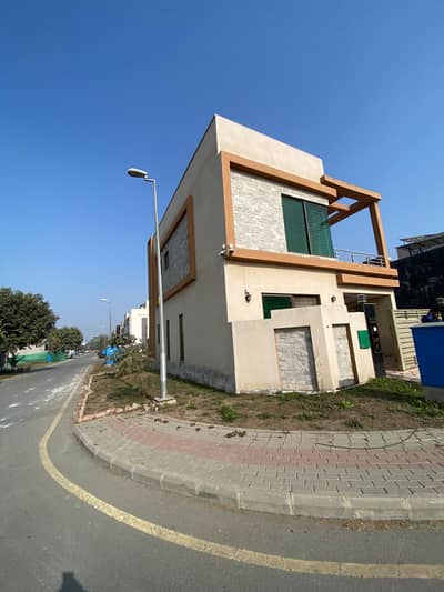 I SELL 5 MARLA SLIGHTLY USED HOUSE IN BAHRIA ORCHARD LAHORE PHASE 2 C-BLOCK