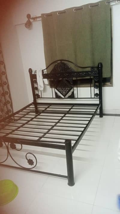 Iron Bed used but in good condition