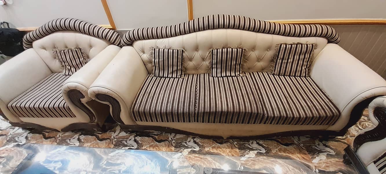 Sofa n table set. 3