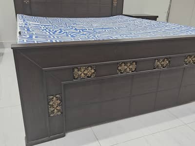 Queen size bed, made of wood,