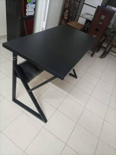 K shaped Computer Table