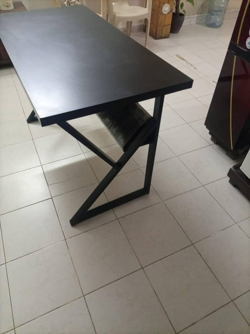 K shaped Computer Table 1