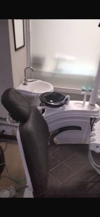 Dental chair with compressor and doctor chairs