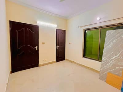 Sale Office Flat 700 Sqft 2 Bedrooms Brand New In Jail Road Main Boulevard Lahore