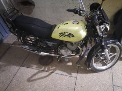 Suzuki GS150SE