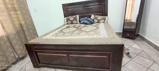 king size bed with mattress