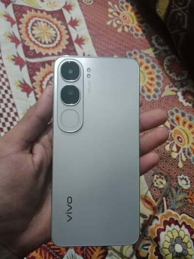 Vivo y200