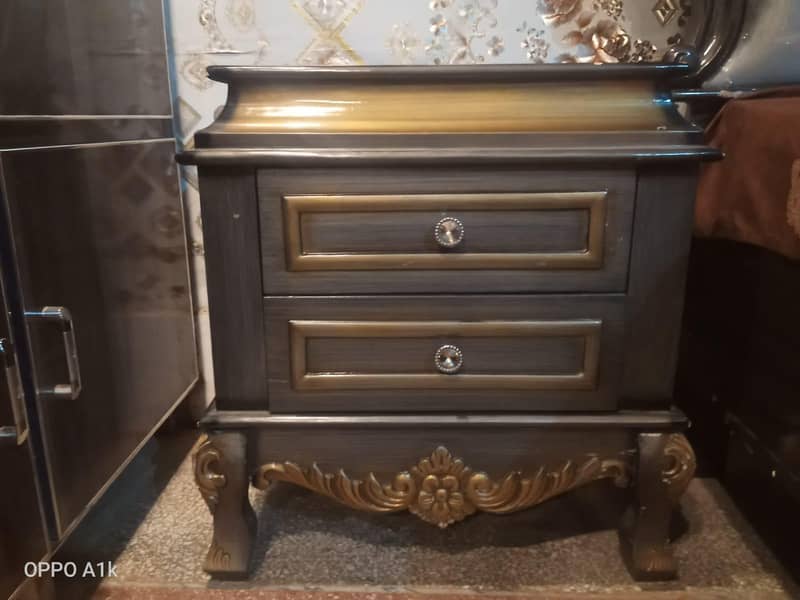 bed set and dressing table side table 2