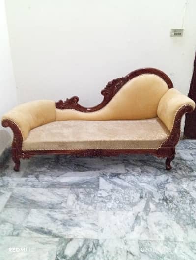 Brand New Taj Dewaan