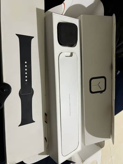 Apple Watch Series 4 - 44mm Complete Box