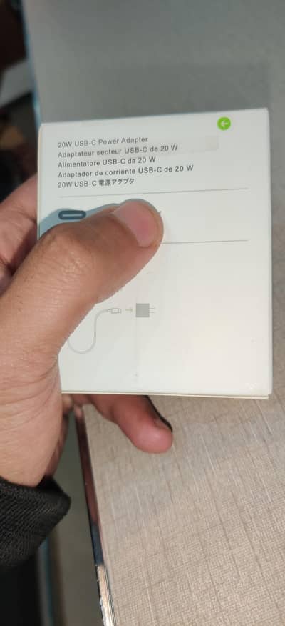 Apple 20W POWER ADAPTER