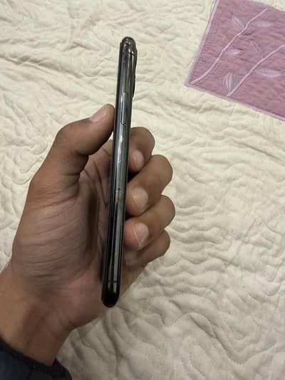 Iphone 11pro water pack all ok