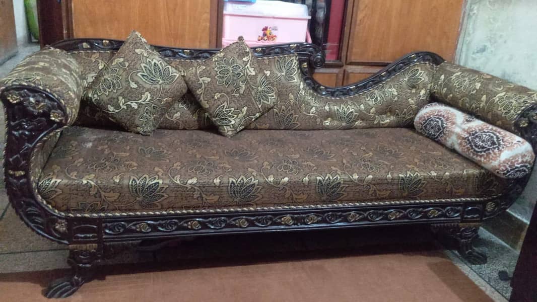 dewan sofa 0