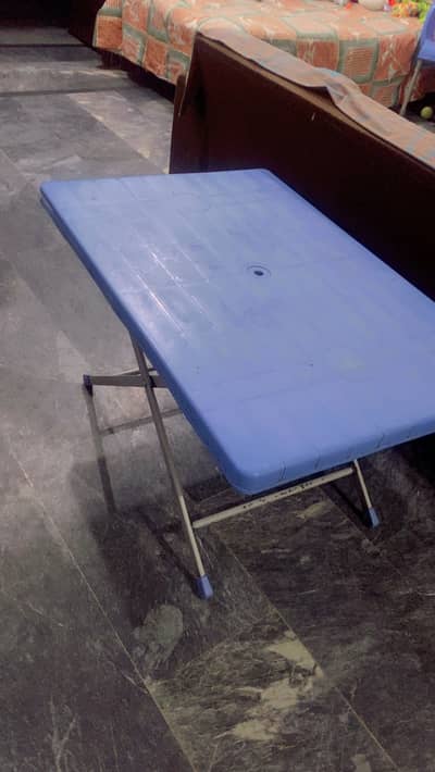 6 chairs and 1 table for sale