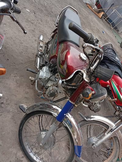 Honda CD 70 urgent far sale 03288988786