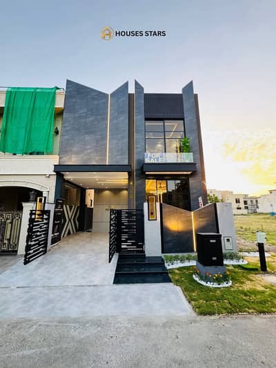 5 Marla Ultra Modern Super Luxurious Bungalow For Rent In DHA Defence