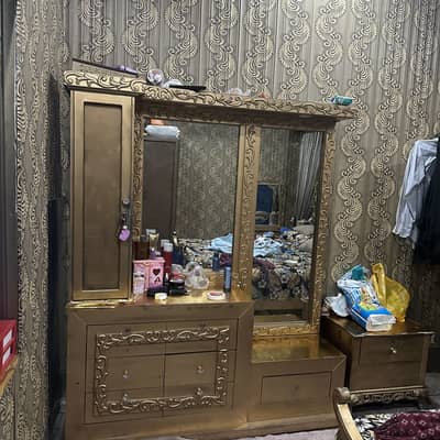 Dressing table vanity lights and vanity