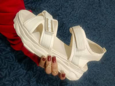 Stylish Girls Bicycle – Strong Frame & Smooth Ride