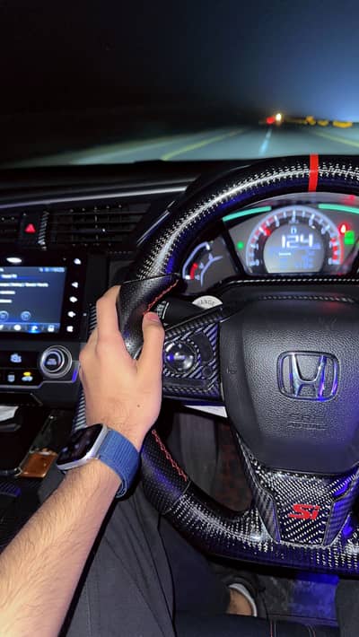 Carbon fibre steering wheel