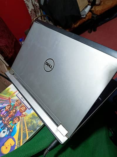 Dell Latitude 3330