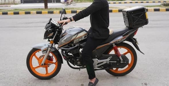 Honda CB 150F Special Edition (Silver) 2022 | Like New