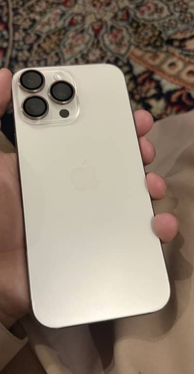 iPhone 16 pro max. Desert titanium