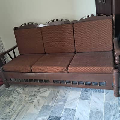 Old but Gold Sofa Set