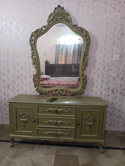 Dressing table