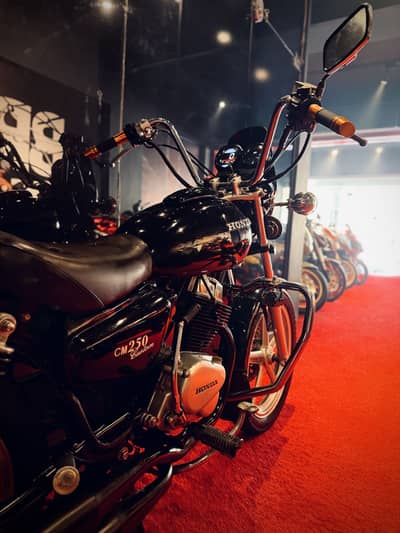 Honda CM 250 Dual Cylinder