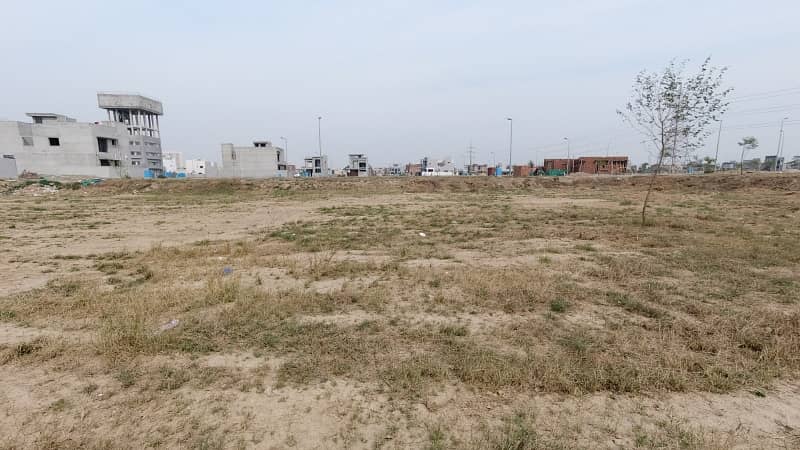 9 Marla Good Location Plot 4