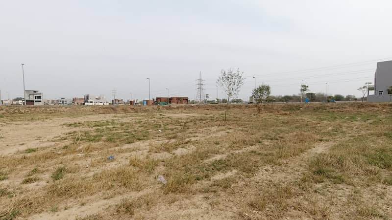 9 Marla Good Location Plot 5