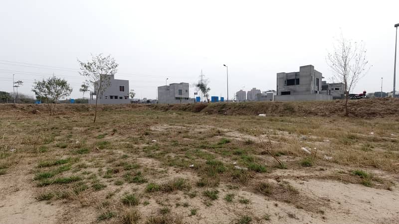 9 Marla Good Location Plot 10