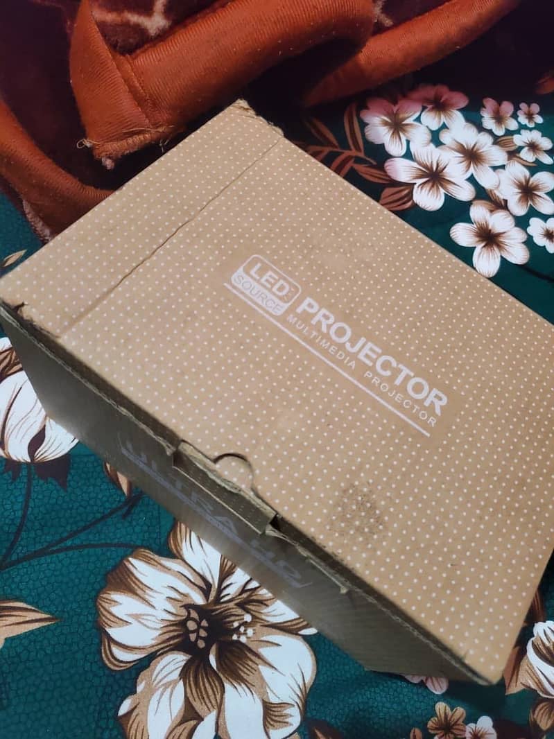 HM400pro model projector 4