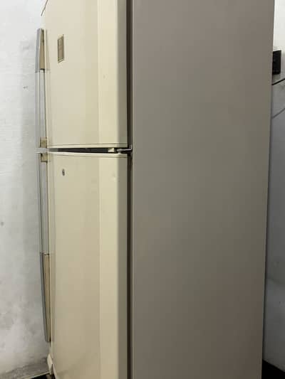 Dawalance refigirator 9177WBM