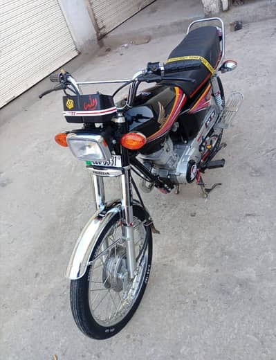 Honda 125 cc bike rent for sale03273158428 my WhatsApp numbe
