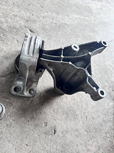 Nissan juke Engine mount