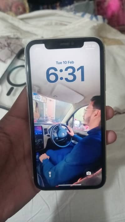 I phone 11 pta approved 128gb urgent sale