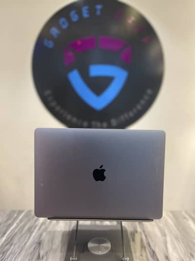 Apple Macbook Pro 16″ (2019) Core i7 9th Gen, 16GB RAM, 512 SSD,