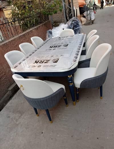 Dining Table//Solid Wooden Dining table//4,6 To 8 Dining Table