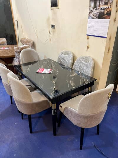 Dining Table//Solid Wooden Dining table//4,6 To 8 Dining Table